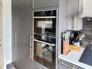 Kitchen- click for photo gallery